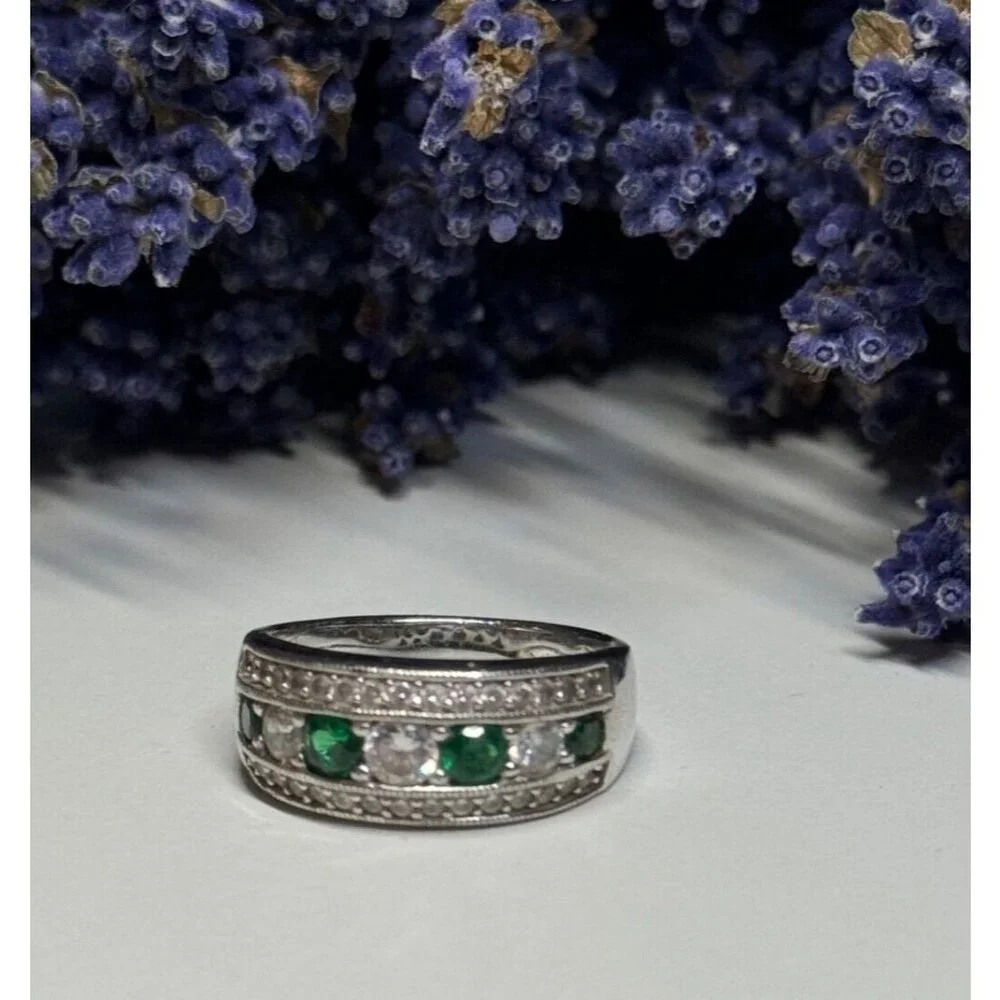 925 STERLING SILVER CZ RING SIZE 8